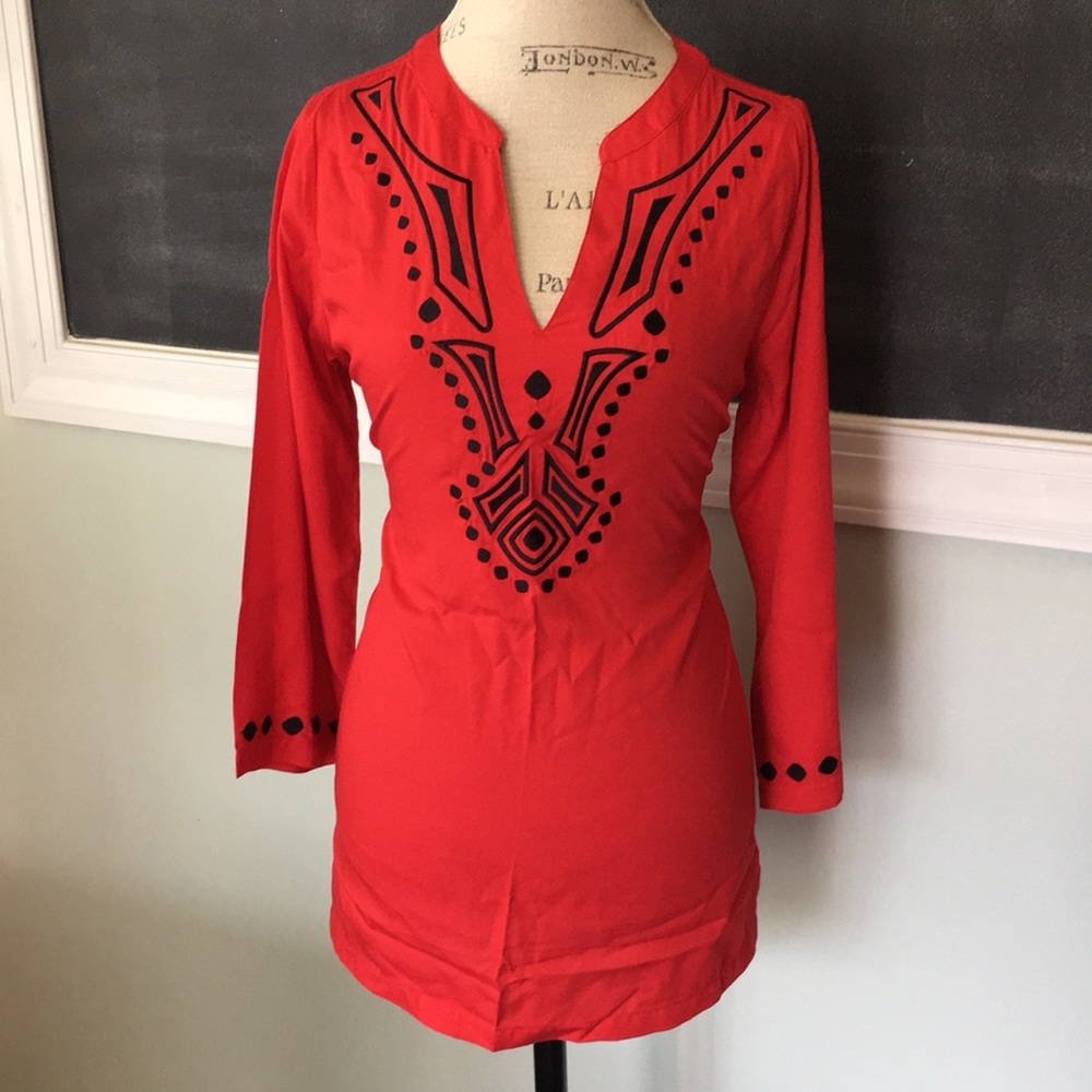 Escapada Red Black Embroidery Shirt M